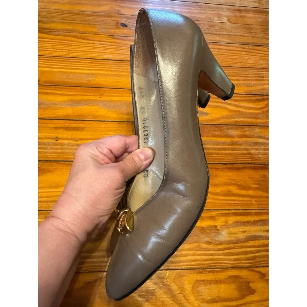 Salvatore Ferragamo vtg taupe